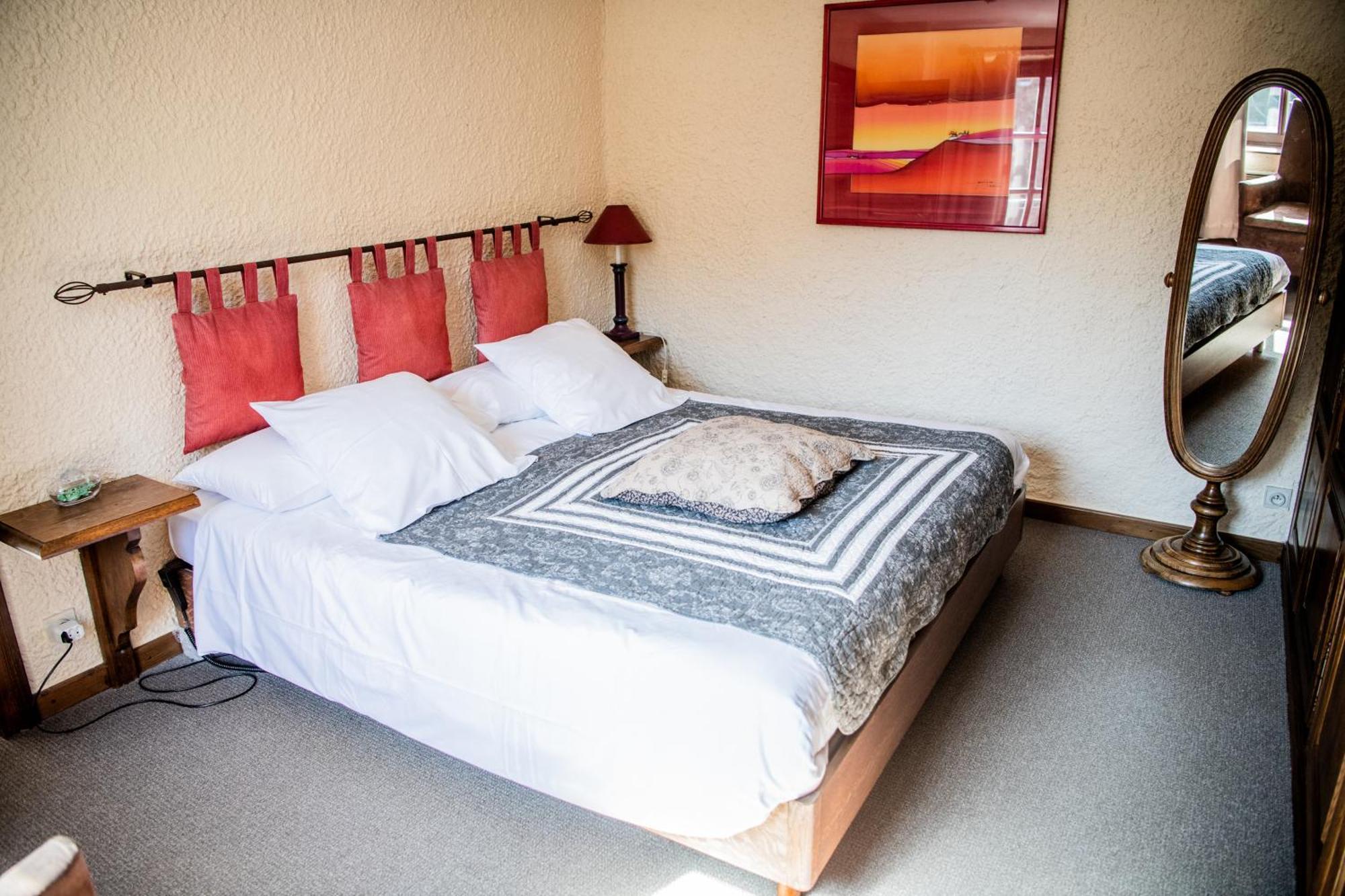 Hotel Les Ardillieres Du Pont D'Oye Habay-la-Neuve Habitación foto